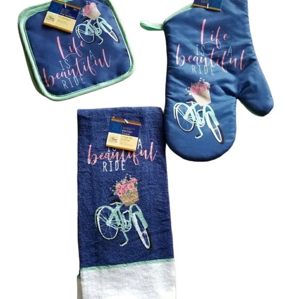 NWT 3 peice Kitchen towel/pot holders set